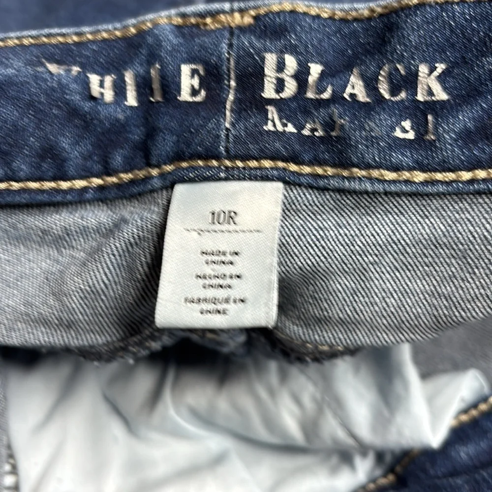 WHITE HOUSE BLACK MARKET Blue Skinny Leg Jeans Size 10R